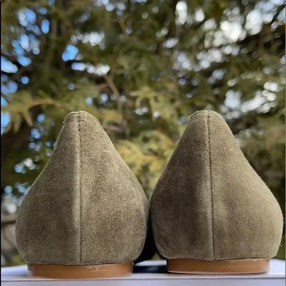 Brian Atwood Olive Gold Toe Flats - Picture 3 of 7